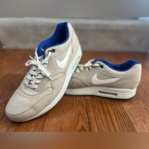 Nike Men's Air Max Beige and White Sneakers / Canvas
